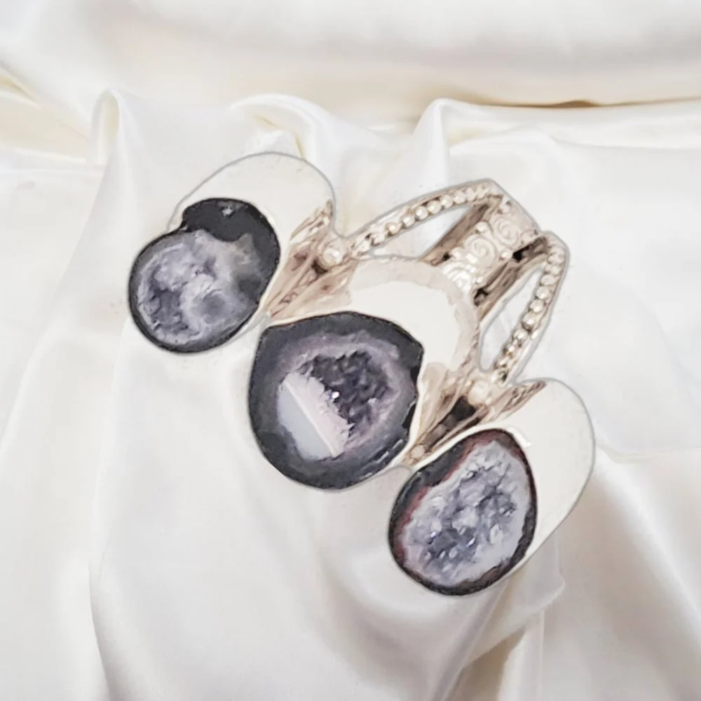 Sajen Sterling Silver Triple Geode Ring. Size 6